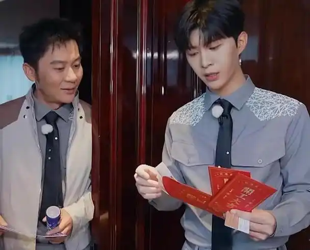 近期《奔跑吧》第七季开播,范丞丞和李晨的兄弟情再次亮相