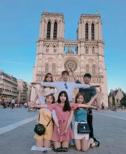 五一长假马上到了好朋友拍照新姿势