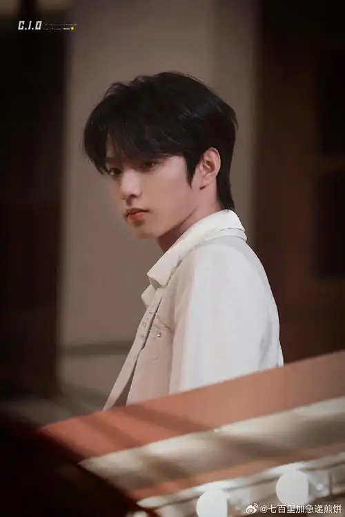 刘耀文扑面而来的帅