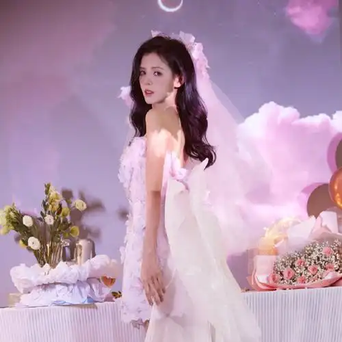 张予曦生日婚纱大片##张予曦花朵婚纱造型
