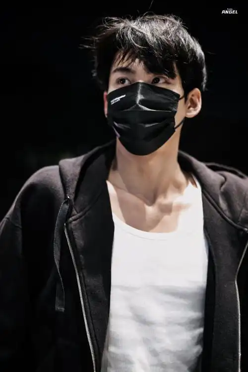 周柯宇树下有片红房子##周柯宇宋丛