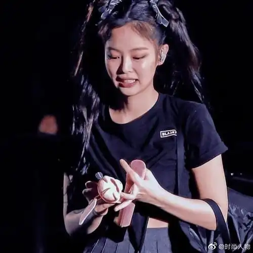 时尚人物##jennie双马尾#甜度满分金珍妮,又酷又可爱