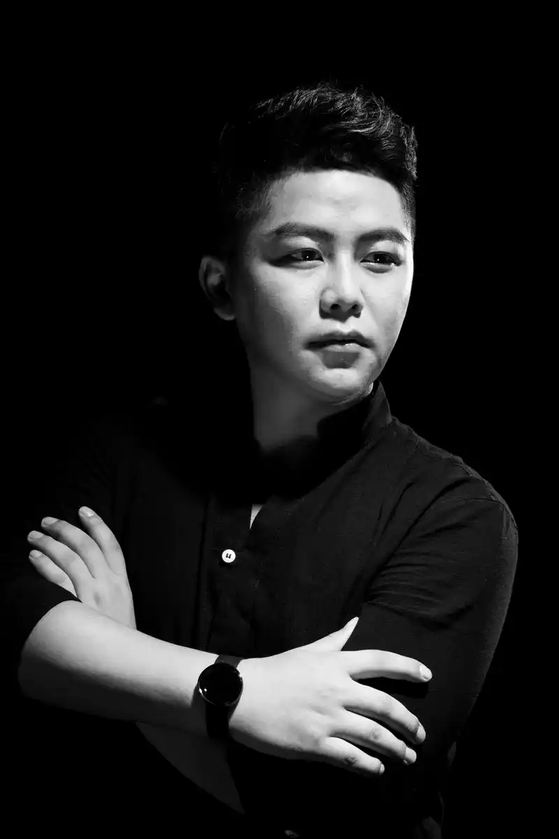 男人的历史经历形象照