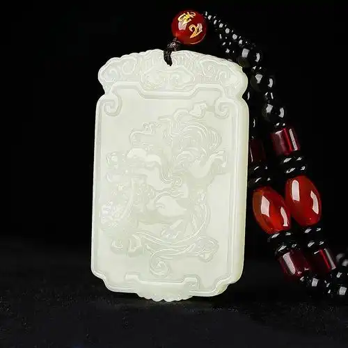 和田玉吊坠霸王貔貅男款玉牌新疆白玉玉石挂件皮丘平安牌玉佩