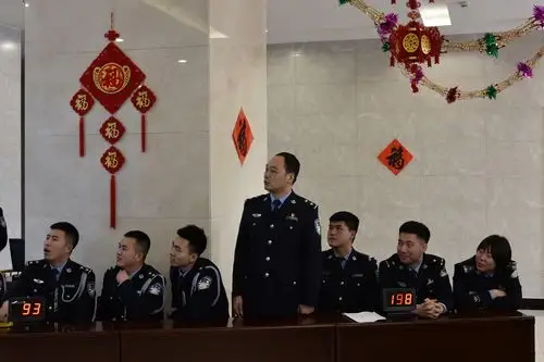 这名老兵新警有点帅