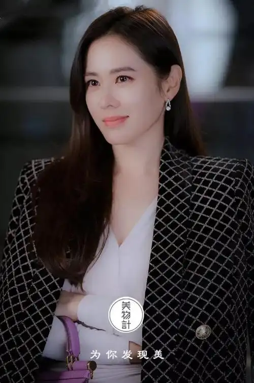 孙艺珍衬衫穿搭温柔瞬间(爱的迫降甜到不行)(1)