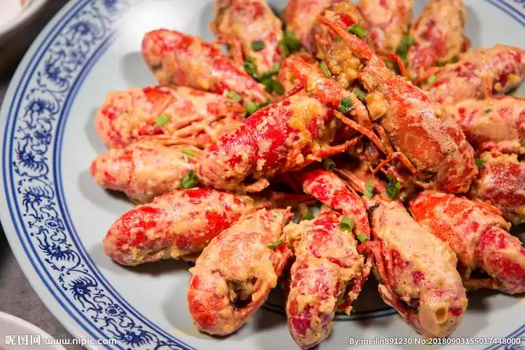 蛋黄焗龙虾图片