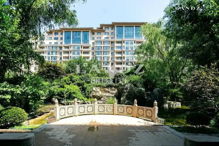 二环边紫御府联排别墅,上四下一格局,带花园车库