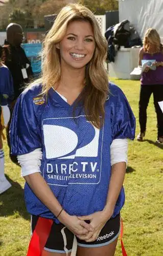 图文-年度名人海滩超级碗大赛 女明星笑颜如花