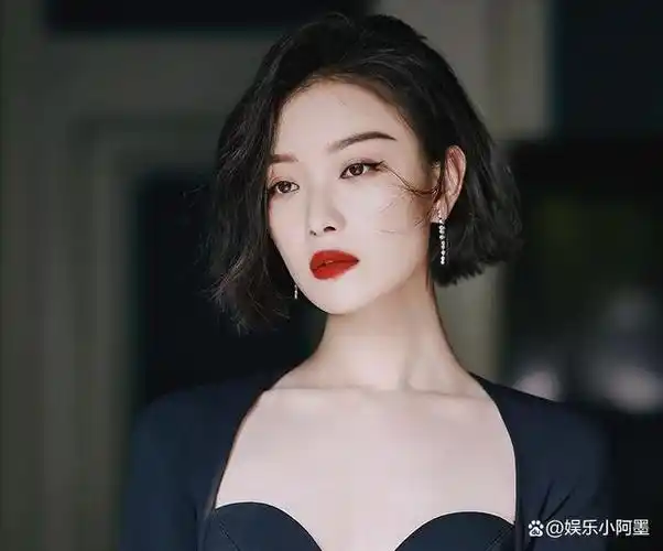 "美而太自知"倪妮:肤白貌美大长腿,身披麻袋也好看