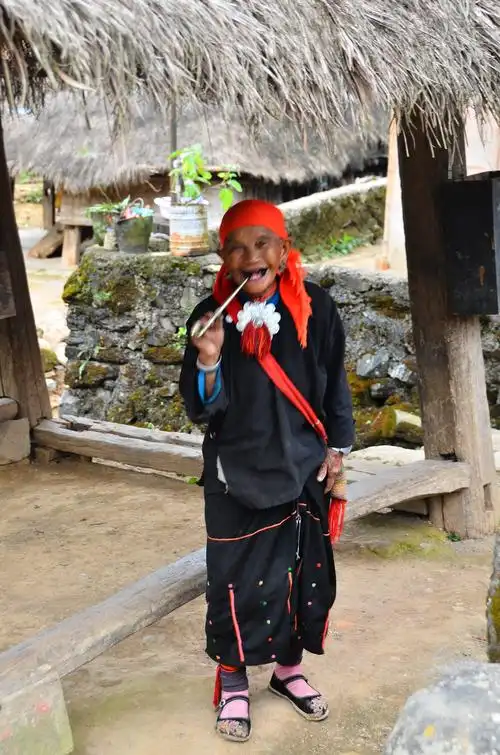 云南行之翁丁佤族原始部落