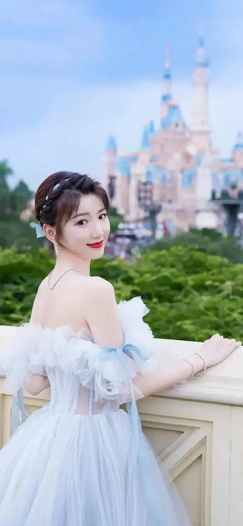 美女壁纸~毛晓彤,这个女孩真是太可爱了