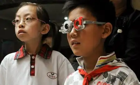 医生提醒:孩子眼睛近视不止因为电视手机,有些因素让你吓一跳!