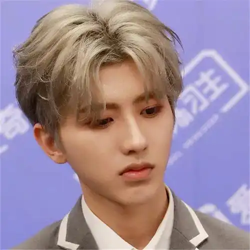 短发黑直发中分发型_发型图片