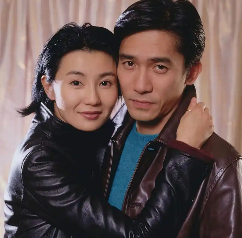 2000年《花样年华》宣传期,robin holland镜头下的梁朝伟与张曼玉.