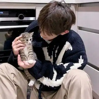 适合00后男生用的帅气阳光头像图片