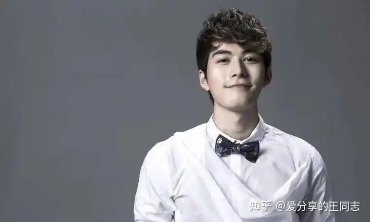 陈学冬但在合作过程中,单纯简单的王源吸引了郭敬明的注意.