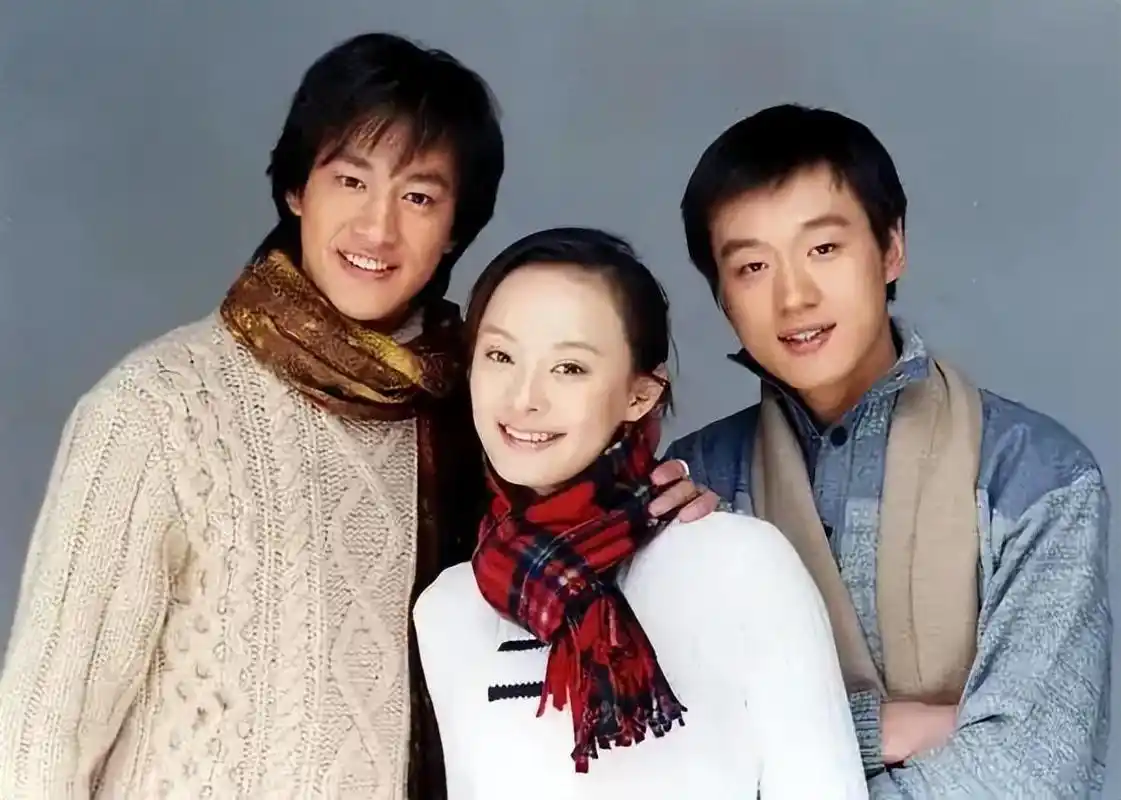 2003年,佟大为与孙俪,何润东合作主演了电视剧《玉观音》.