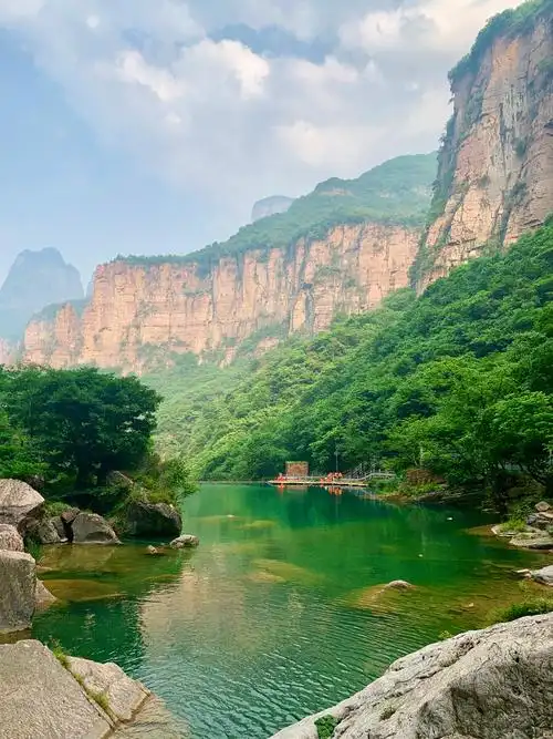 河南新乡八里沟瀑布风光