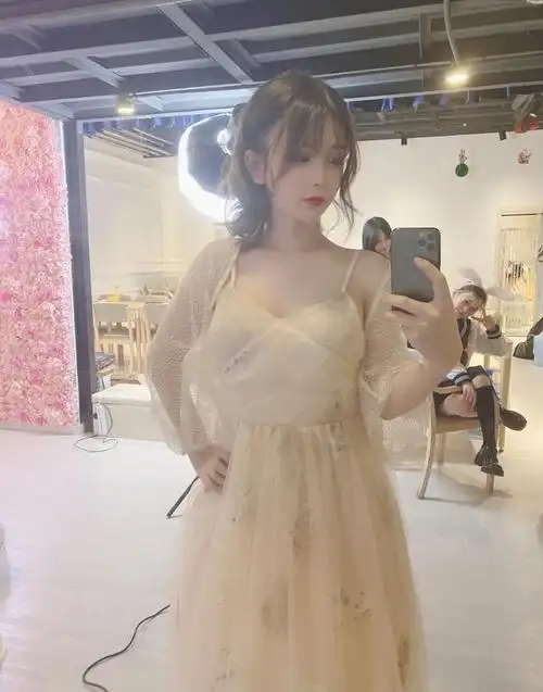 女装大佬轩墨宝宝承认隆胸,可叹天生一副好皮囊,可惜是个男孩子