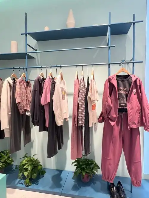 推荐#品牌设计#每日穿搭#网红店#柚丁女装#小红薯#视频薯#店铺陈列