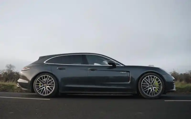 全新保时捷帕拉梅拉turbosehybridsportturismo几乎完美的4门豪华旅行