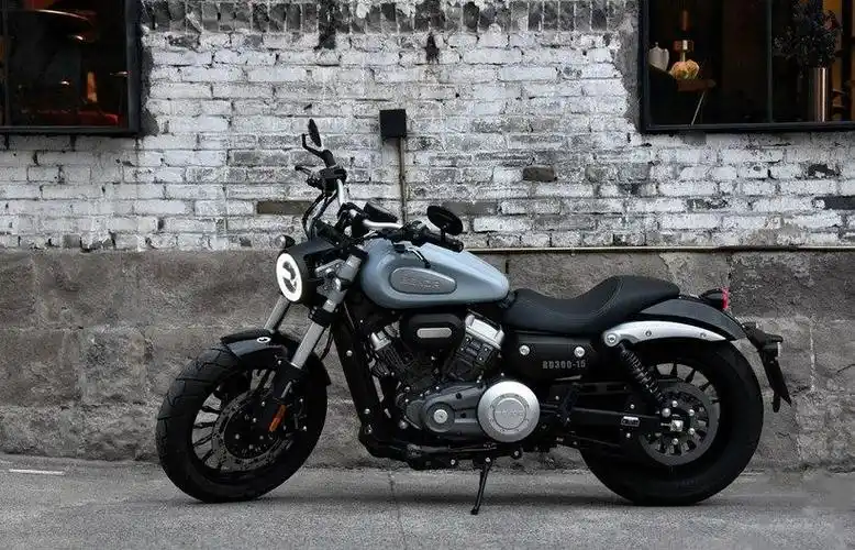 国产哈雷小太子,奔达金吉拉300提车作业 - 二手摩托车交易网