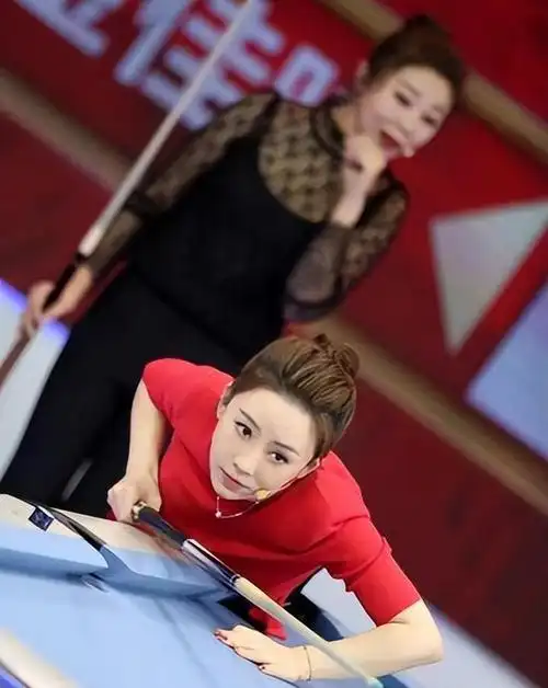 42岁的九球天后潘晓婷美貌与实力并存,为何至今单身