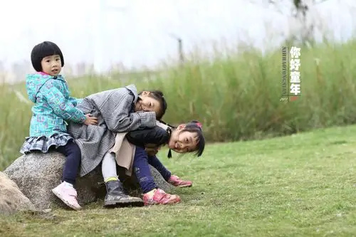 孩子的童年应该这样度过:当他们长大回首往事,不因虚度光阴而悔恨,也