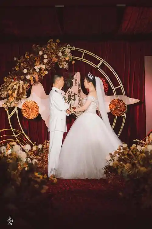 红色新中式西式婚礼