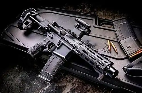 欧美经典ar-15步枪被魔改成手枪会是什么样?枪管虽短 威力却更强