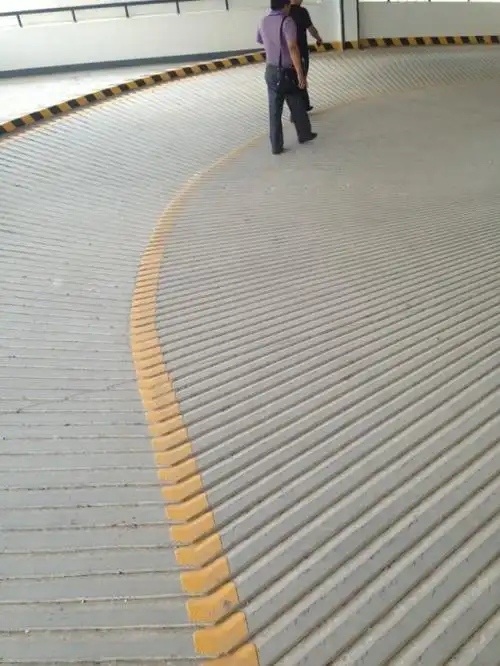 金刚砂耐磨地坪车库防滑坡道施工图