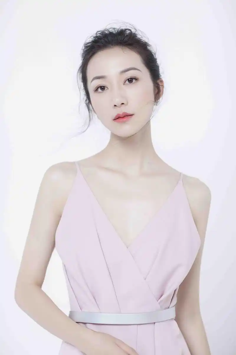 李沁,1990年出生于江苏苏州,中国内地女演员.