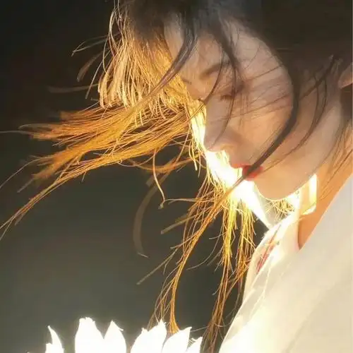 连头发丝都好看的神明女头