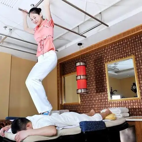 上门按摩 价格 368 元/次 原价 460元 已售 7 扫一扫 立即预约 服务