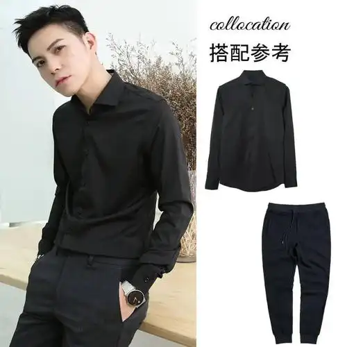 上身一件黑色的修身衬衫搭配一条黑色的修身西裤,可以将衬衫塞进裤子