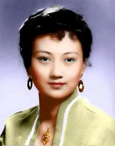 解放军影视界第一位女将军被赞史上最美