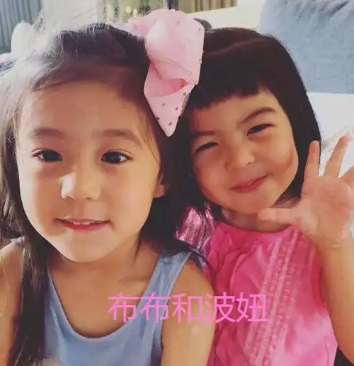 贾静雯在《乘风破浪的姐姐》的公演舞台首次亮相中的红衣造型还是很美