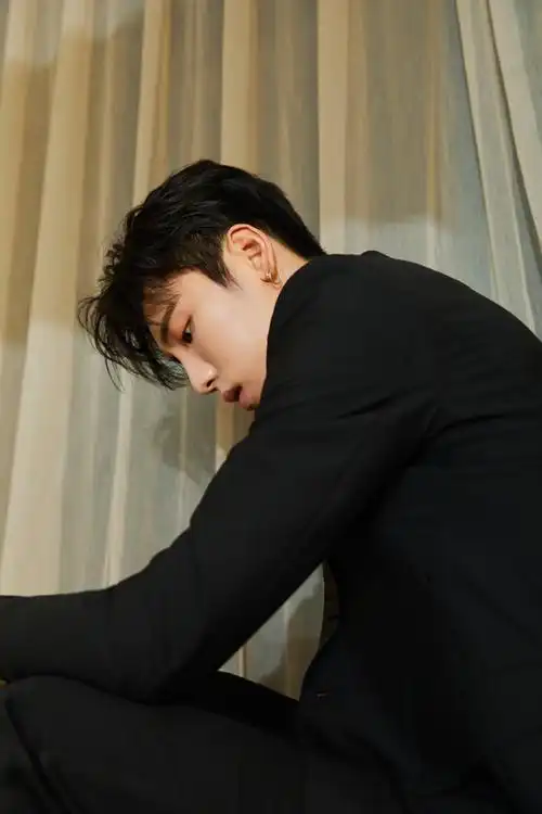 王子异相关图片