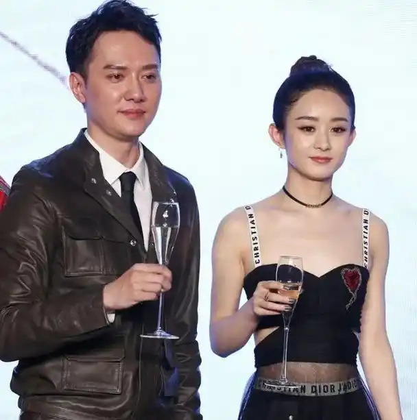 这个春节,赵丽颖再一次爆了,由张艺谋导演的《第二十条》中,她虽然不