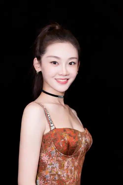 苗苗2017时尚cosmo时尚美丽盛典