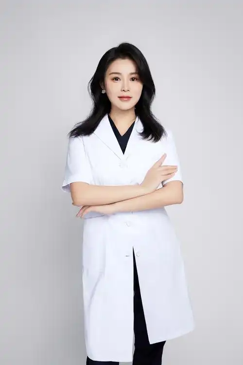 p>胡佳秀,女,执业临床医师,任职于成都高新紫馨栖颜医疗美容. /p>