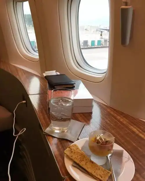 坐国际航班选头等舱真的值吗?