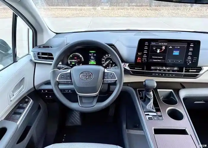 2021款丰田塞纳25油电混合超大空间天津港国六现车最新行情报价