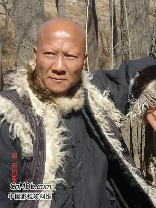 谁人告诉我在电影中经常演反派的那个光头的名字?