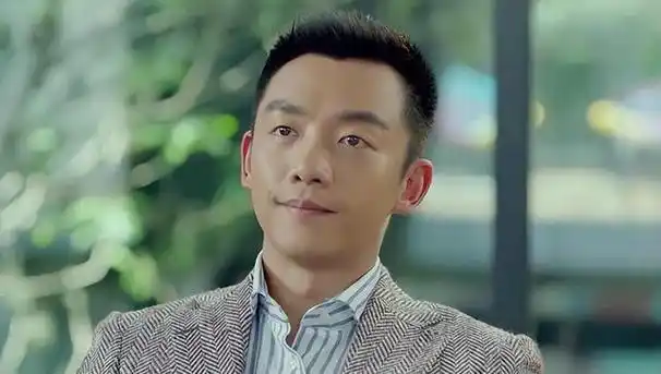 41岁胡歌对比37岁郑恺老天赏饭吃与科班毕业的演技差距一目了然