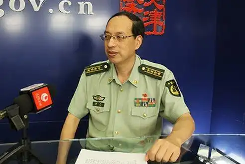 周天(其他)周天,男,汉族,1964年出生,1985年入伍并参加工作,同济大学