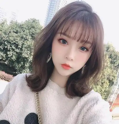 齐肩懒人烫(头发短的女生适合什么发型)