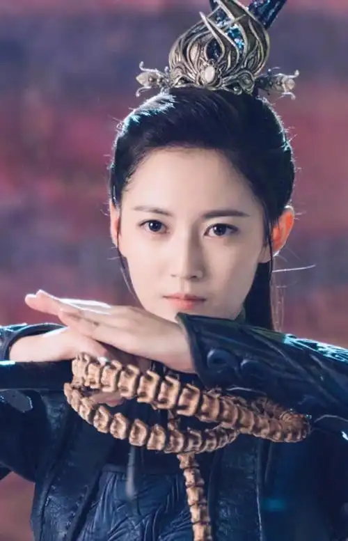 倚天屠龙记陈钰琪饰演赵敏美不胜收,但是你知道她多大吗?