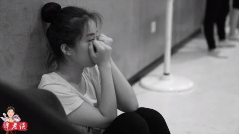 一个人躲在角落默默哭泣! 舞蹈艺考的路没你想的那么简单